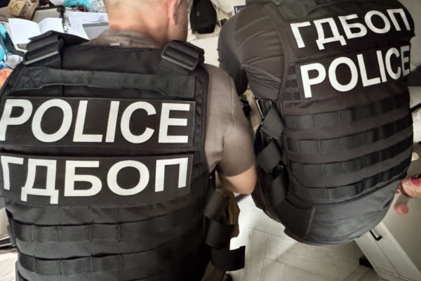 ГДБОП задържа 19-годишен за хакерски атаки срещу БНТ, БНР и десетки компании