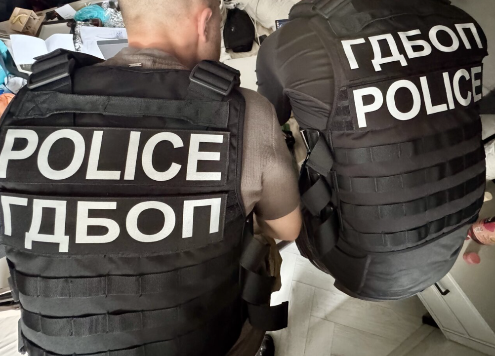 ГДБОП задържа 19-годишен за хакерски атаки срещу БНТ, БНР и десетки компании